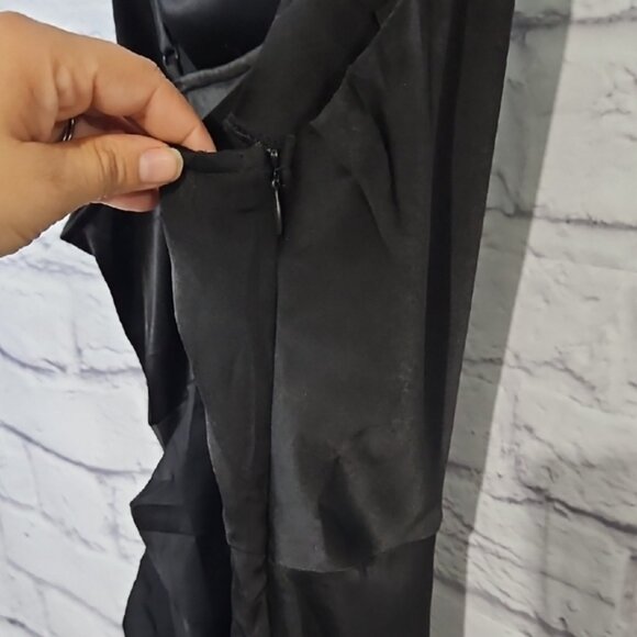 Elegant Black Satin Midi Dress with Spaghetti Straps - Picture 3 of 3